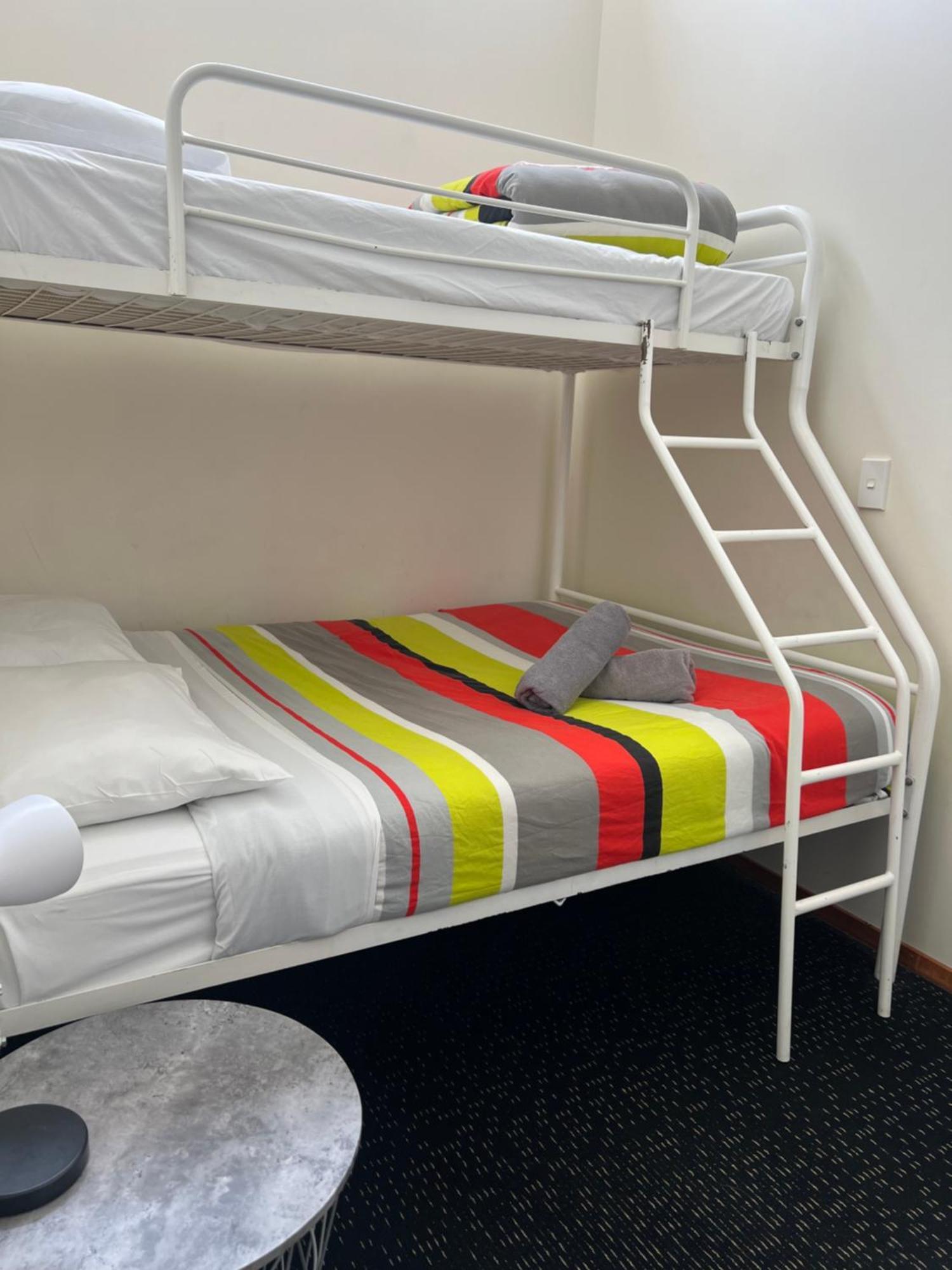 On Top Backpackers Dunedin Eksteriør billede