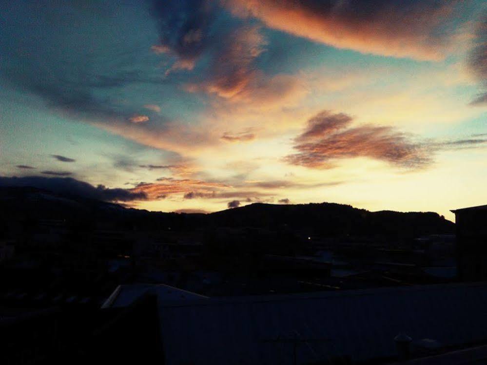 On Top Backpackers Dunedin Eksteriør billede