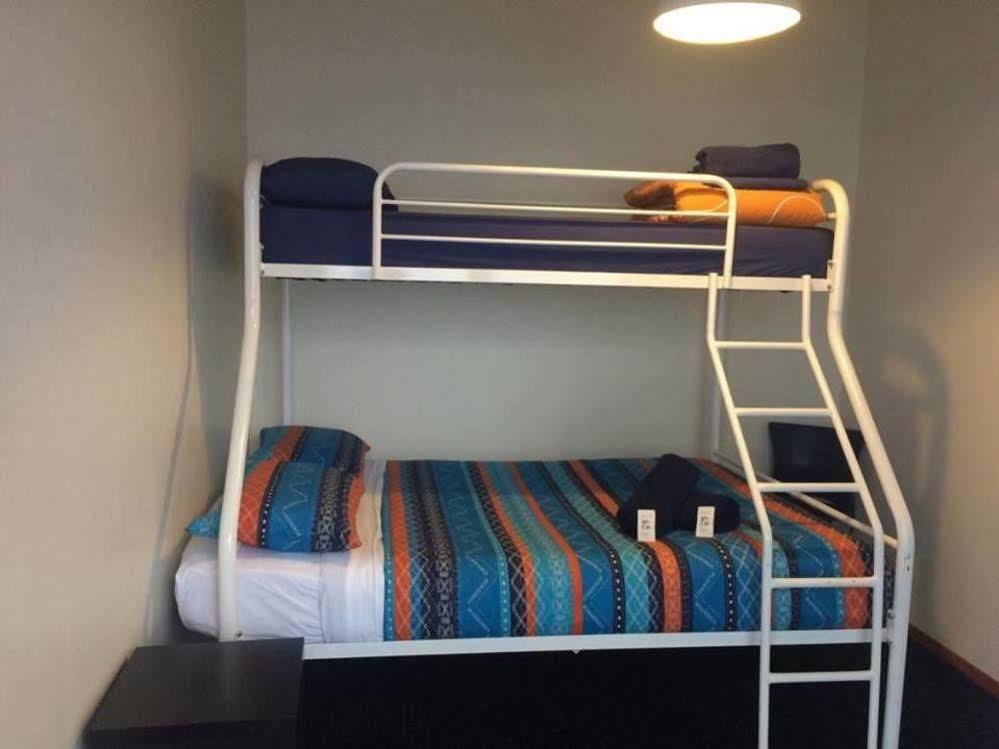 On Top Backpackers Dunedin Eksteriør billede