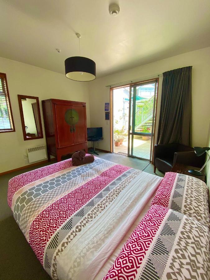On Top Backpackers Dunedin Eksteriør billede