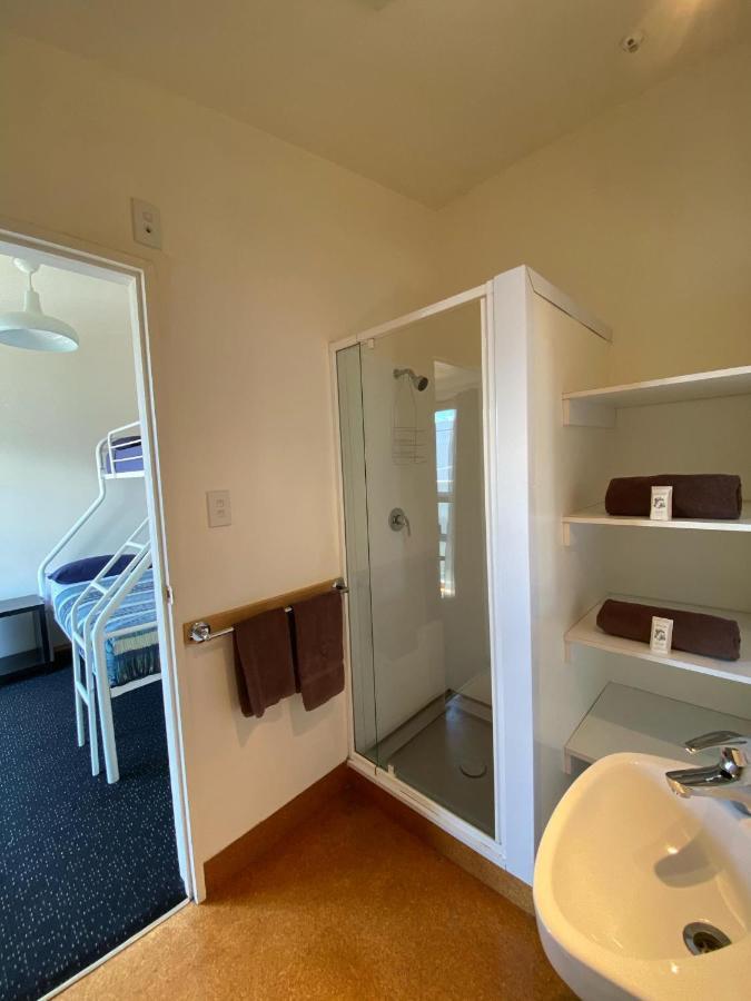 On Top Backpackers Dunedin Eksteriør billede